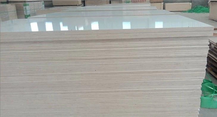 Pannello in MDF lucido da 18 mm con struttura in marmo per ante di armadi
