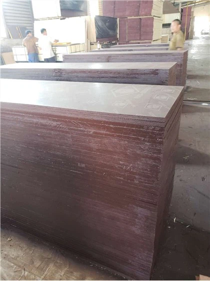 Prezzo di fabbrica del compensato con rivestimento in pellicola da 18 mm