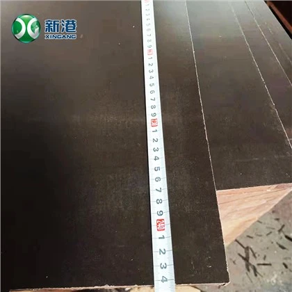 Compensato con rivestimento in pellicola Nucleo di legno duro Betulla Eucalipto Pioppo Nucleo 17mm 18mm 15mm 4x8 ft Formply Materiale da costruzione Impermeabile